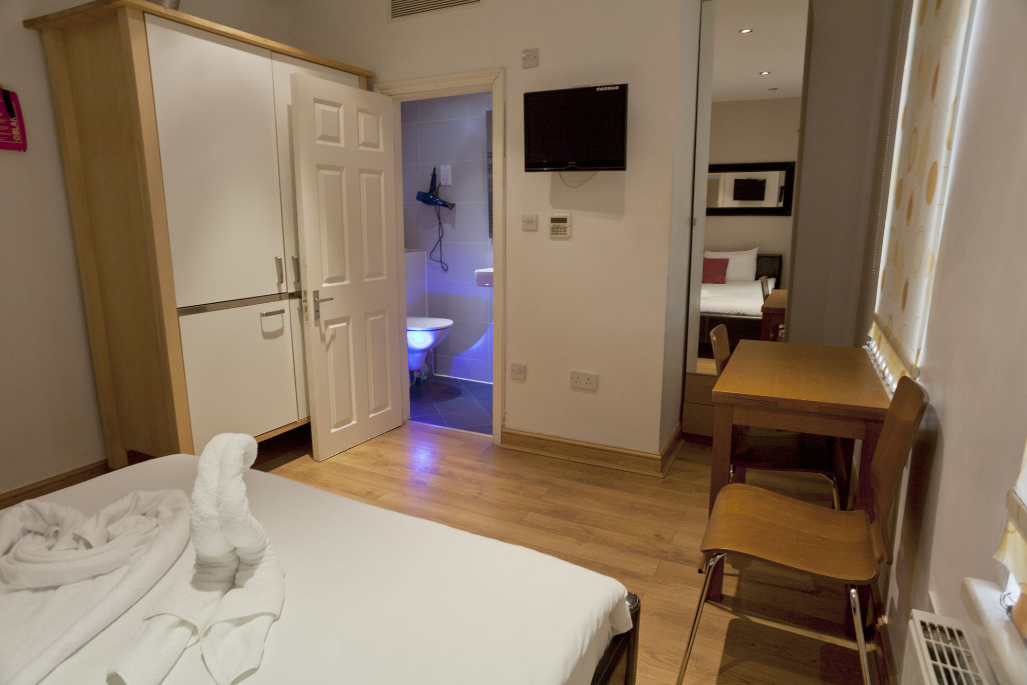 Nox West Hampstead Aparthotel London Bagian luar foto